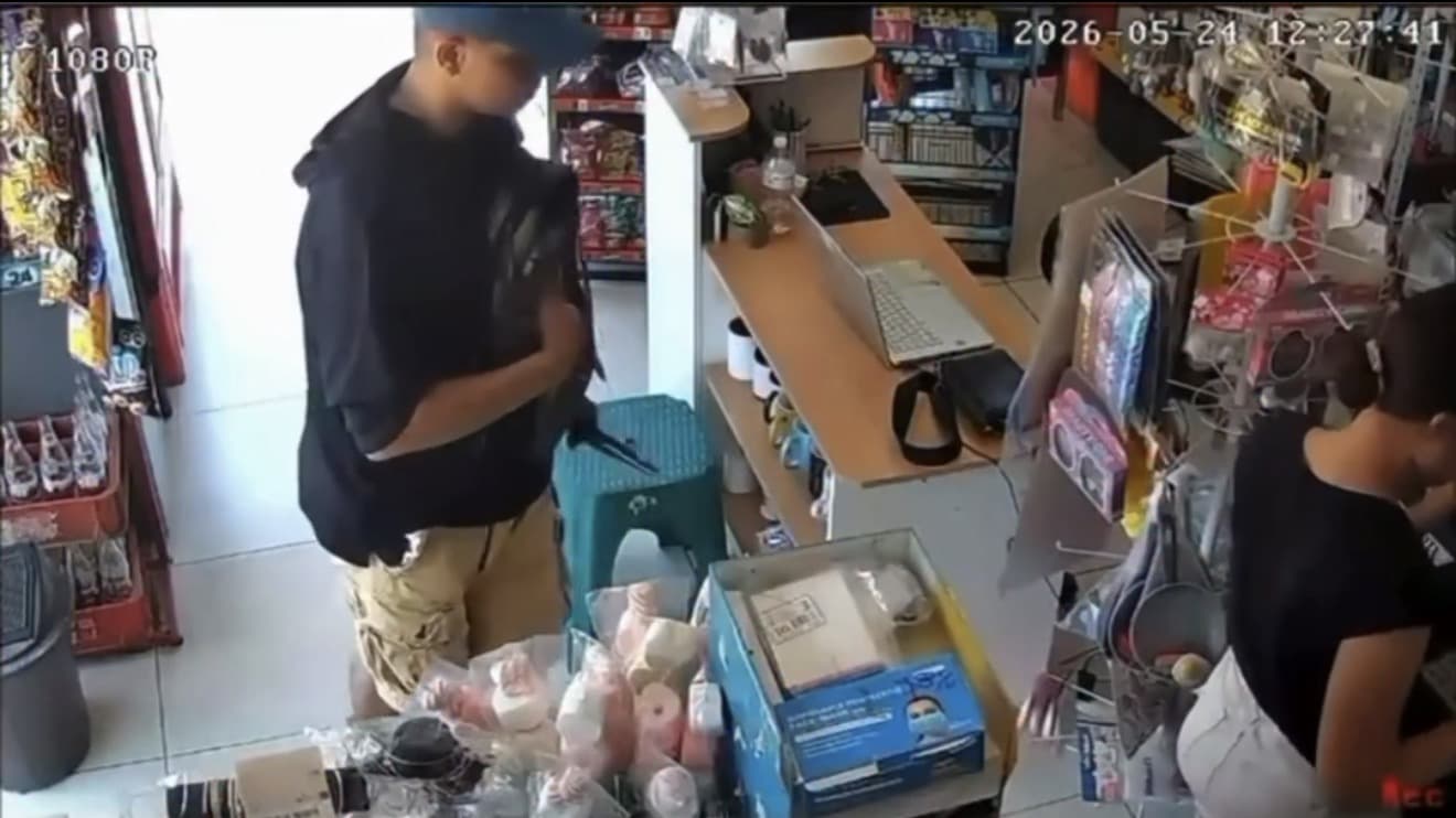 Man stabs woman and robs her for $100