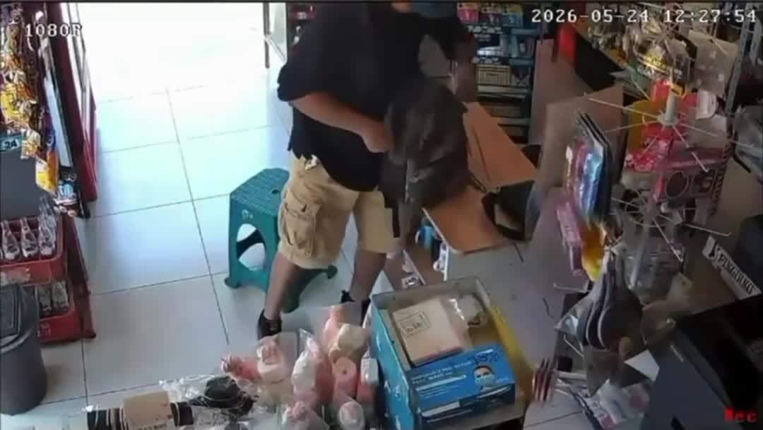 Man stabs woman and robs her for $100