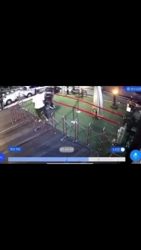 Army girl beats up man after he grabs her neck